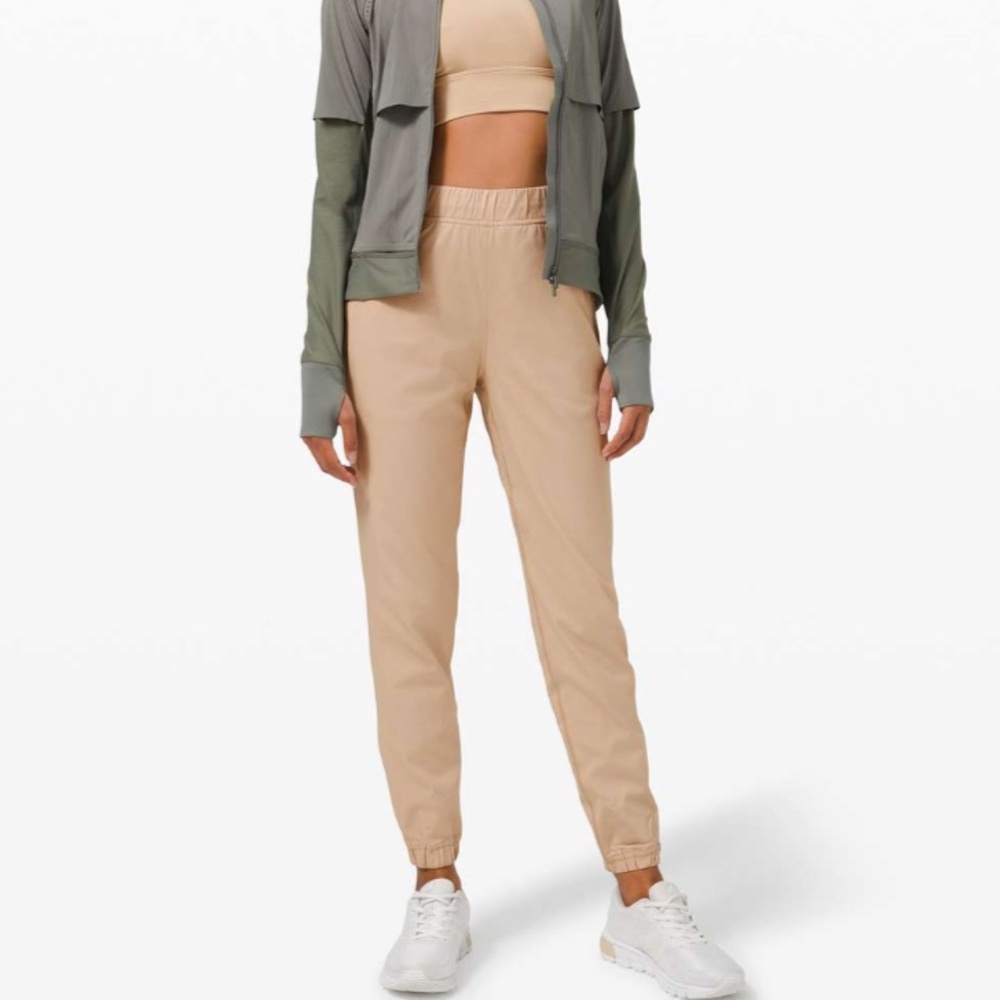 Lululemon Adapted State Training Jogger
Cafe Au Lait